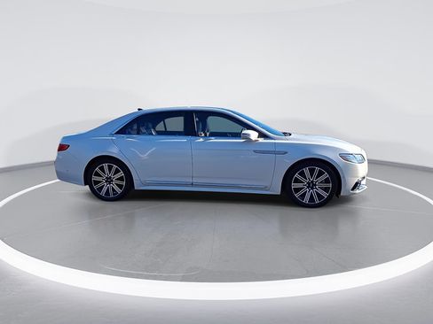 Used 2019 Lincoln Continental Reserve image 11