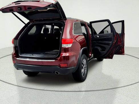 Used 2018 Jeep Grand Cherokee Limited AWD/4WD image 12