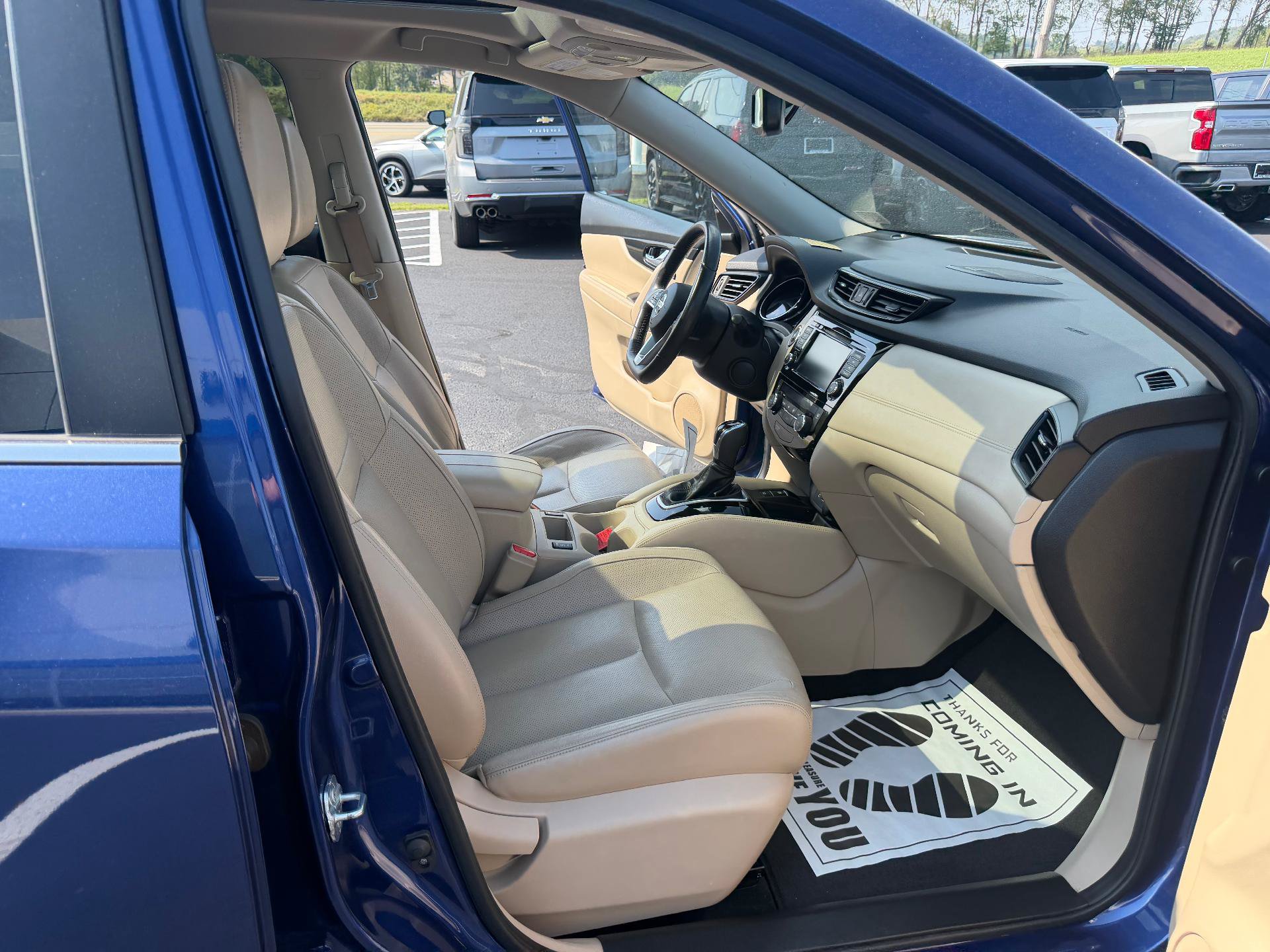 Used 2018 Nissan Rogue SL w/ Premium Package AWD/4WD image 34