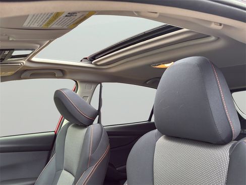 Used 2021 Subaru Crosstrek 2.0i Premium w/ Moonroof Package image 12