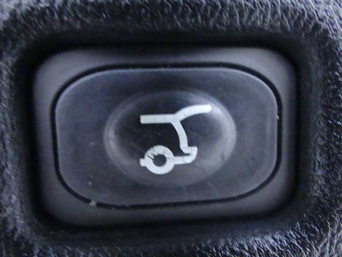 Used 2022 Lincoln Nautilus Reserve w/ Luxury Package image 32