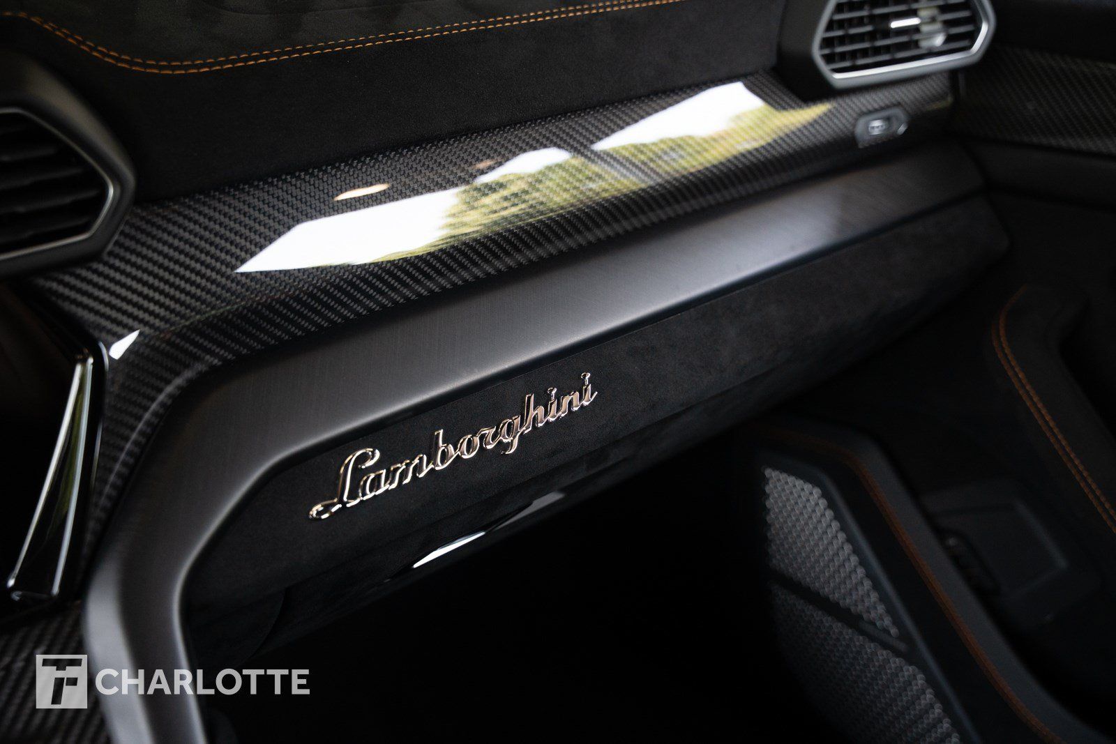 Used 2023 Lamborghini Urus Performante AWD/4WD image 29