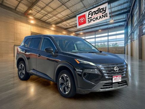 Used 2024 Nissan Rogue SV AWD/4WD image 3
