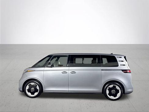 Certified 2025 Volkswagen ID. Buzz Pro S RWD image 11