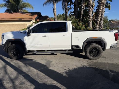 Used 2024 GMC Sierra 2500 SLE w/ SLE Value Package; image 5