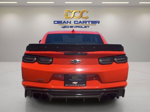 Used 2020 Chevrolet Camaro SS RWD image 4