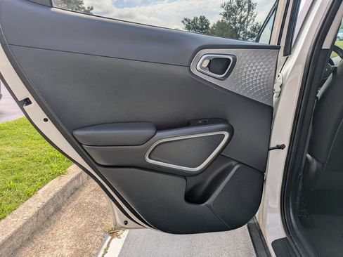 Used 2024 Kia Soul LX w/ Option Group 015 FWD image 27