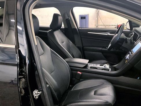 Used 2020 Ford Fusion Energi Titanium image 8