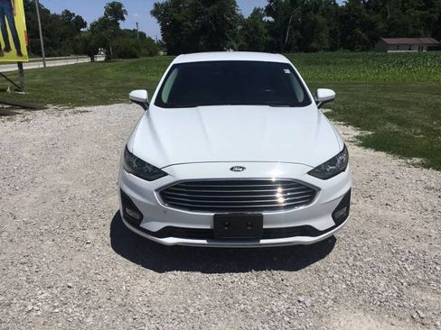 Used 2019 Ford Fusion SE w/ Equipment Group 151A FWD image 8