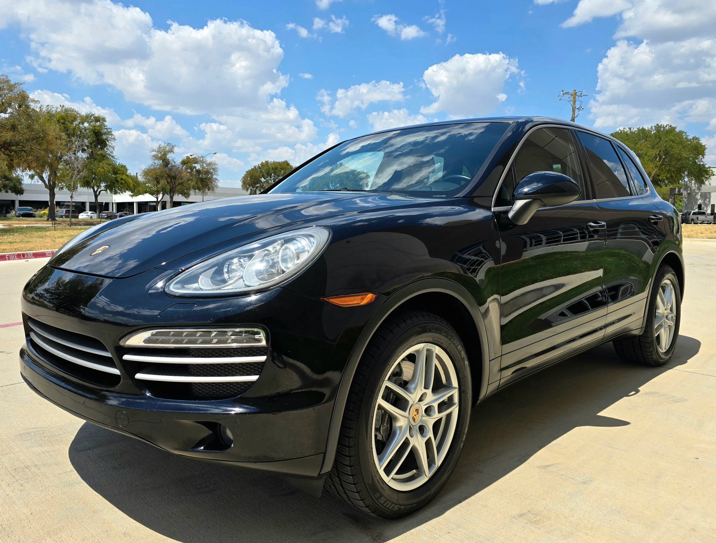 Used 2014 Porsche Cayenne Platinum Edition AWD/4WD image 5