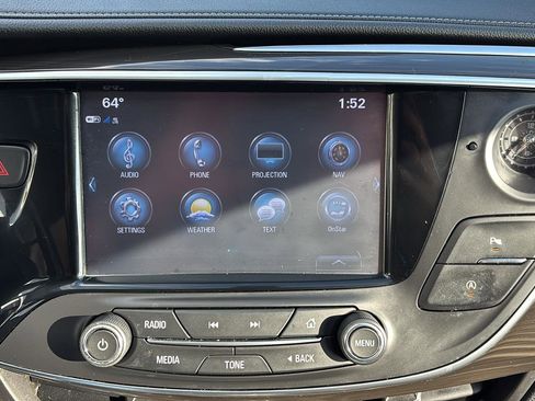 Used 2020 Buick Envision Essence image 30