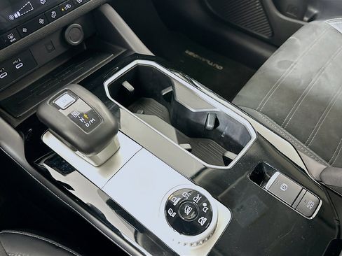 Used 2025 Mitsubishi Outlander SE image 25