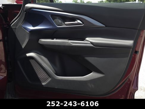Used 2025 Chevrolet Equinox EV LT w/ Convenience Package FWD image 41