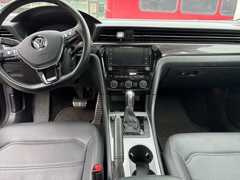 Used 2020 Volkswagen Passat 2.0T R-Line image 8