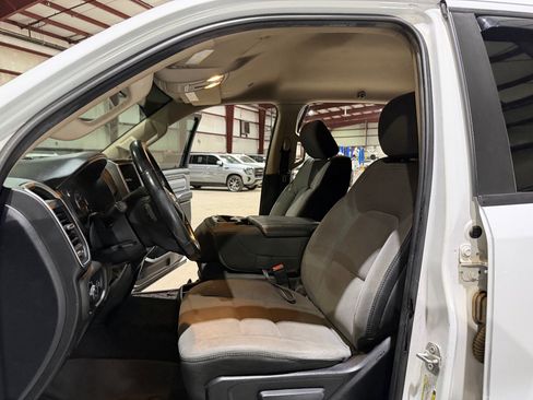 Used 2019 RAM 1500 Big Horn RWD image 14
