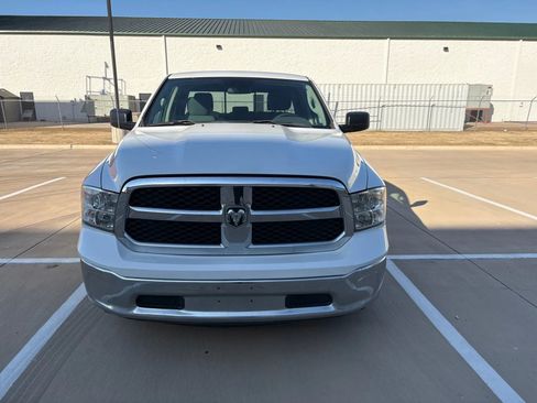 Used 2017 RAM 1500 Classic SLT image 2