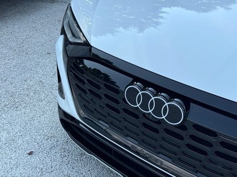 Used 2024 Audi Q8 e-tron Premium Plus w/ Premium Plus Package AWD/4WD image 11