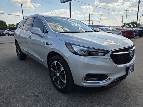 Used 2020 Buick Enclave Essence w/ Sport Touring Edition FWD image 24