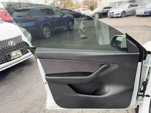 Used 2021 Tesla Model Y Performance AWD/4WD image 16