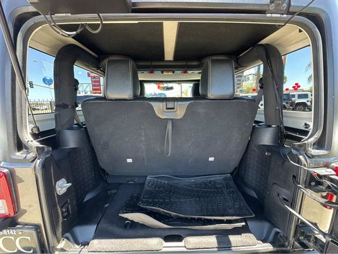 Used 2016 Jeep Wrangler Rubicon AWD/4WD image 40