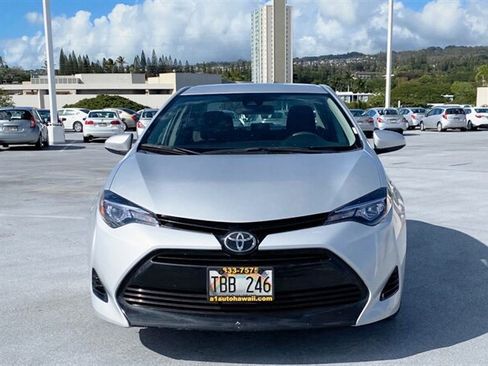 Used 2017 Toyota Corolla LE FWD image 2