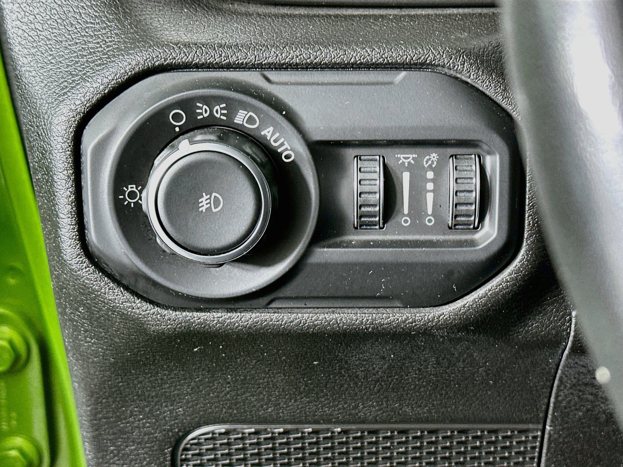 Used 2019 Jeep Wrangler Unlimited Sahara AWD/4WD image 17