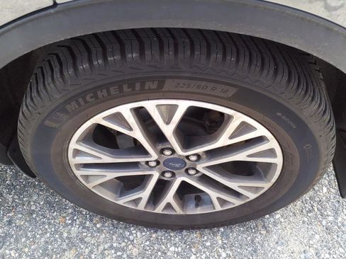 Used 2021 Ford Escape SEL image 8