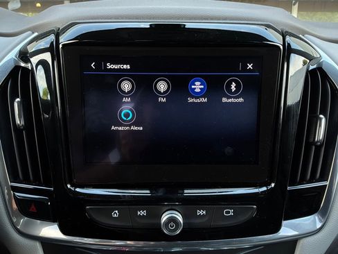Used 2020 Chevrolet Traverse LT FWD image 36