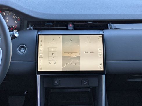 Used 2025 Land Rover Discovery Sport S image 17