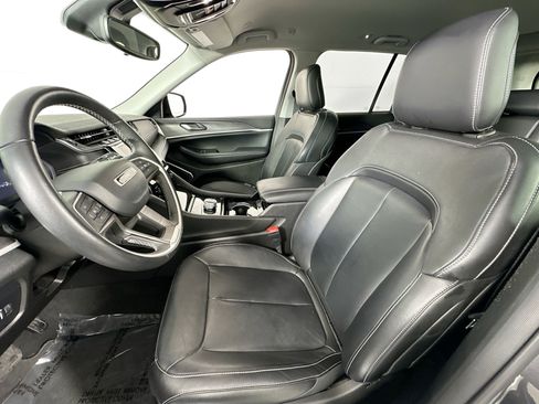 Used 2022 Jeep Grand Cherokee Limited image 20