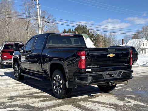 Used 2025 Chevrolet Silverado 2500 Custom w/ Custom Value Package image 8
