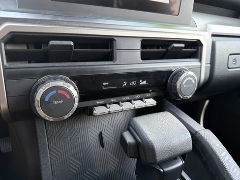 Certified 2025 Toyota 4Runner SR5 AWD/4WD image 8