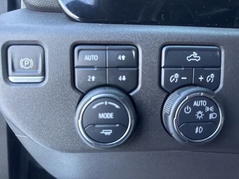 Used 2024 Chevrolet Silverado 1500 LT Trail Boss w/ Convenience Package II image 19