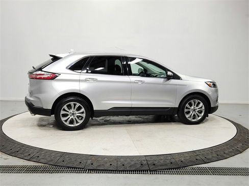Used 2019 Ford Edge Titanium w/ Equipment Group 301A image 8