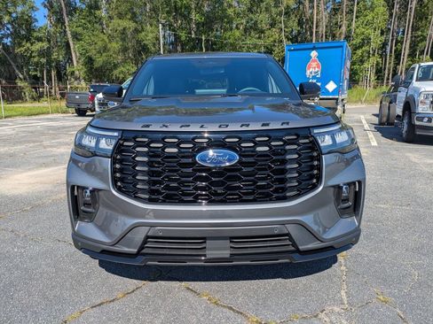 New 2026 Ford Explorer ST-Line w/ ST-Line Street Pack RWD image 8