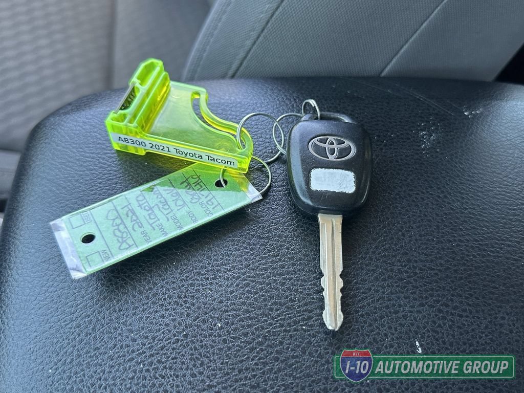 Used 2021 Toyota Tacoma SR5 RWD image 32