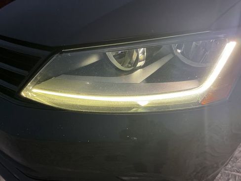 Used 2018 Volkswagen Jetta Sport image 17