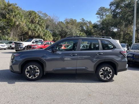 Certified 2025 Subaru Forester Base image 5