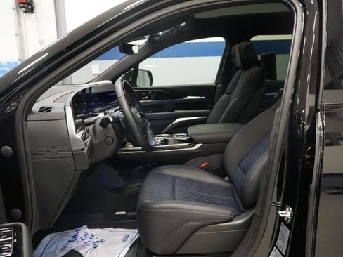 Used 2026 Cadillac Escalade IQL Sport 1 w/ LPO, ONYX Package AWD/4WD image 16