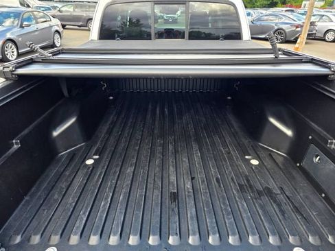 Used 2020 Toyota Tacoma SR w/ SR Convenience Package AWD/4WD image 14