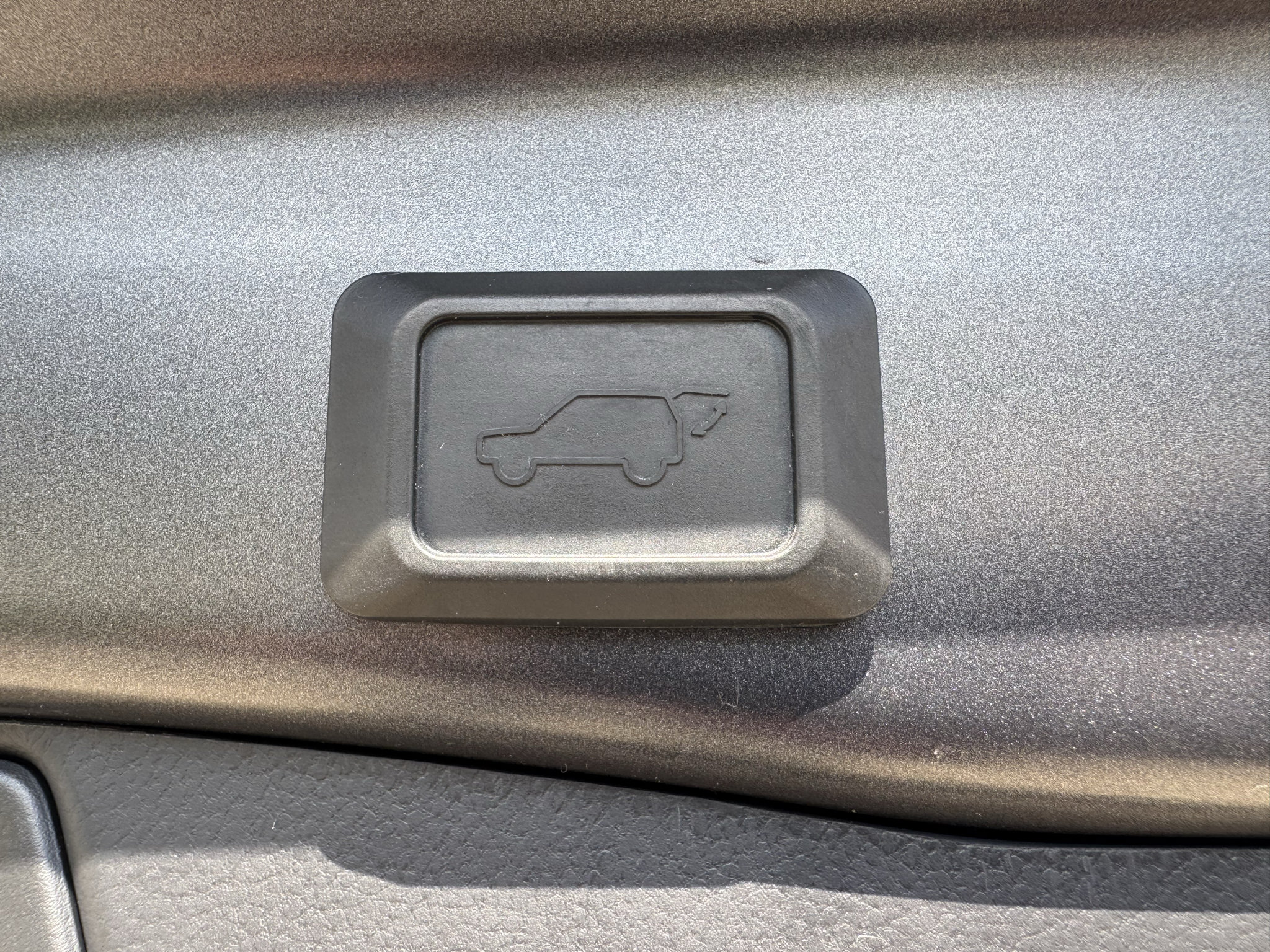 Used 2020 Toyota RAV4 XLE Premium AWD/4WD image 30