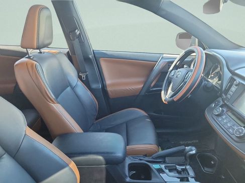 Used 2017 Toyota RAV4 SE w/ Advanced Technology Package image 4