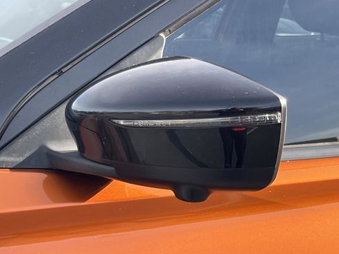 Used 2021 Nissan Kicks SR image 27