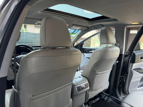 Used 2018 Toyota Highlander Limited image 15