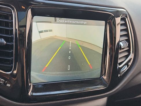 Used 2021 Jeep Compass Limited w/ Sun and Sound Group image 18