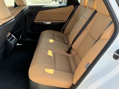 New 2026 Lexus ES 350e FWD image 28