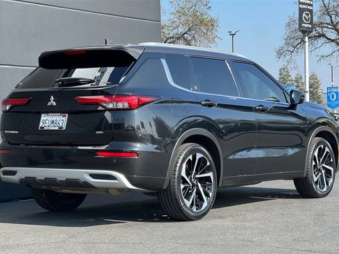 Used 2023 Mitsubishi Outlander SEL image 6