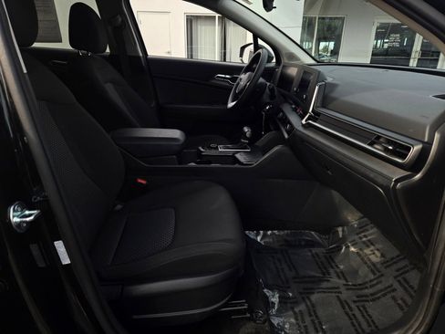Used 2024 Kia Sportage LX image 6