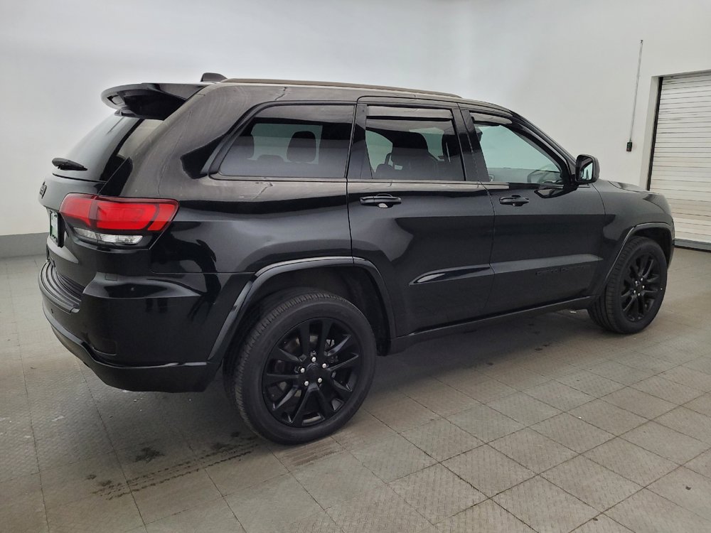 Used 2020 Jeep Grand Cherokee Altitude AWD/4WD image 10
