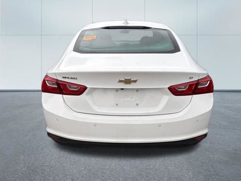 Used 2024 Chevrolet Malibu LT image 3